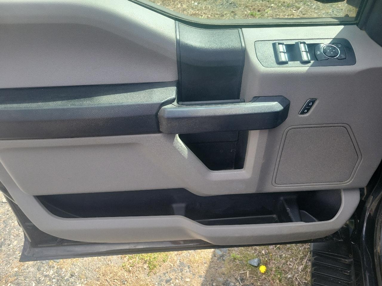 Ford F-150 4WD SuperCab 145" STX 2018