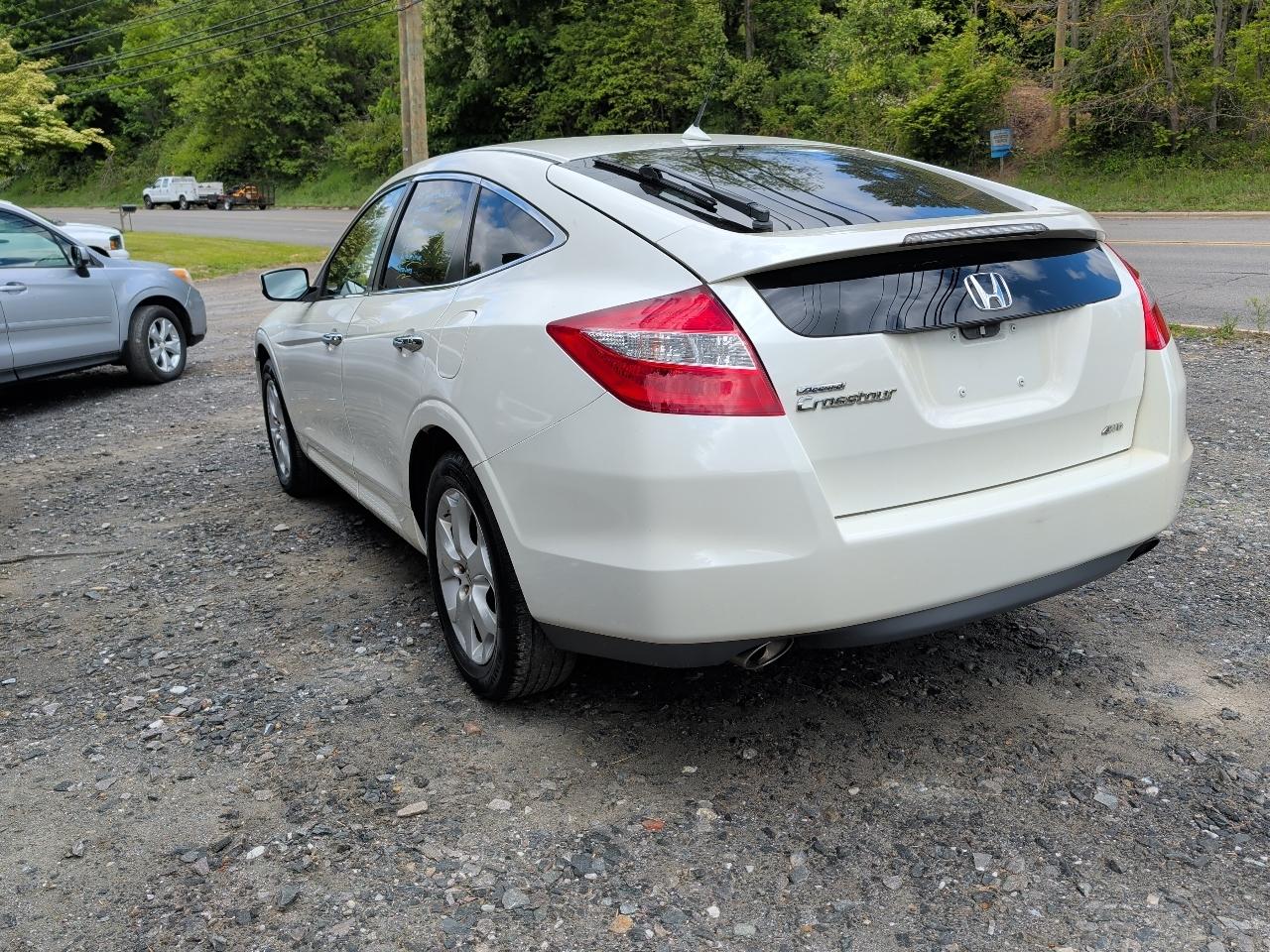 Honda Accord Crosstour EX-L 4WD 5-Spd AT w/Nav 2011