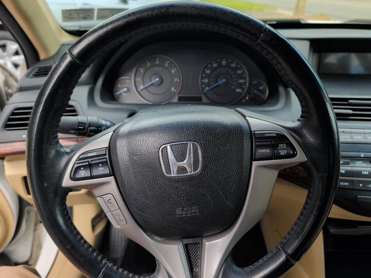 Honda Accord Crosstour EX-L 4WD 5-Spd AT w/Nav 2011