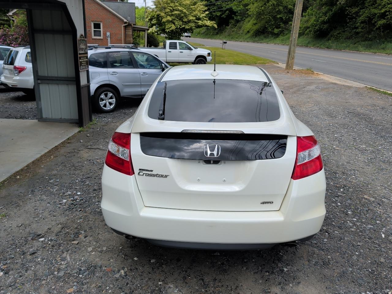 Honda Accord Crosstour EX-L 4WD 5-Spd AT w/Nav 2011