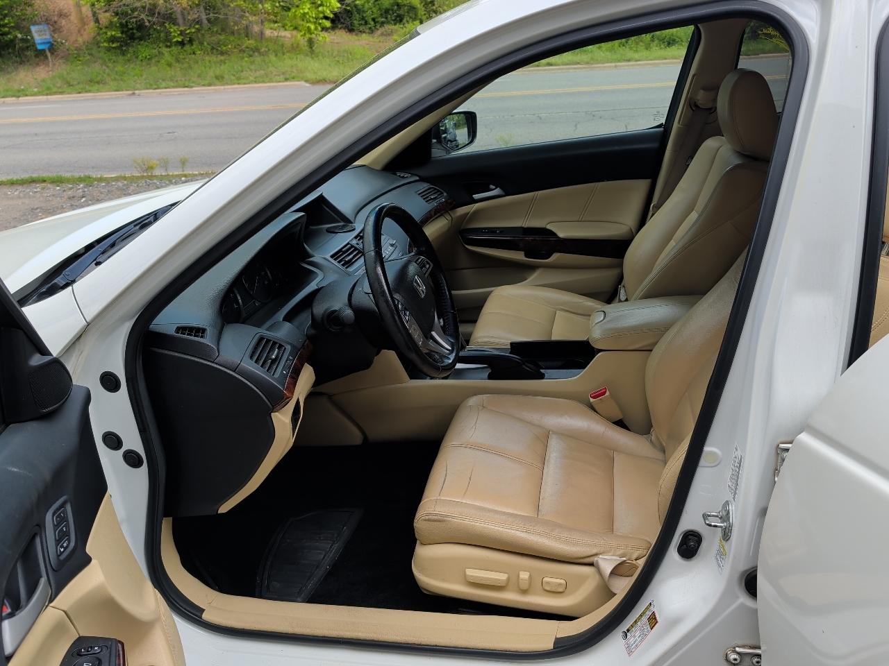 Honda Accord Crosstour EX-L 4WD 5-Spd AT w/Nav 2011