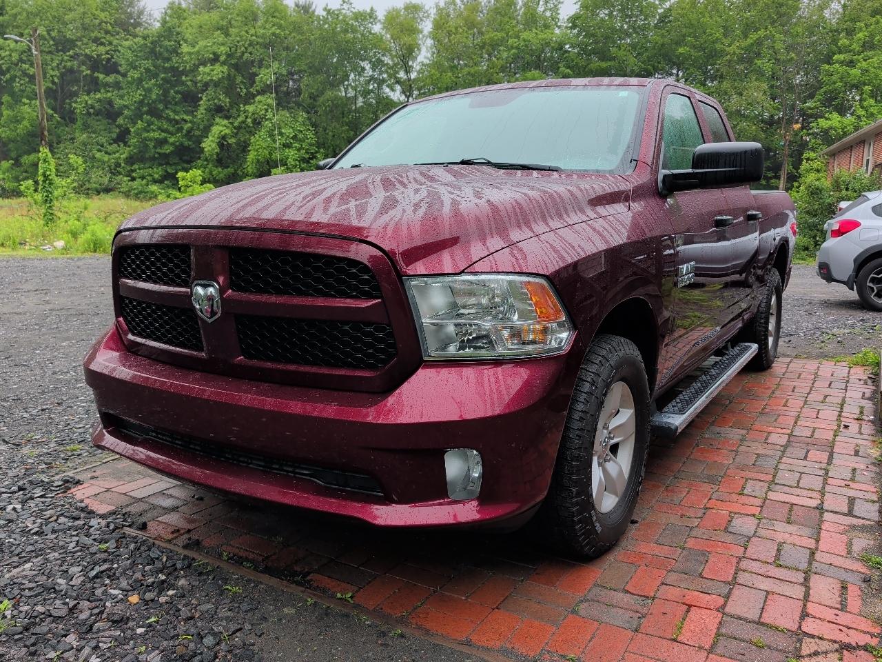 RAM 1500 4WD Crew Cab 140.5" Laramie 2016
