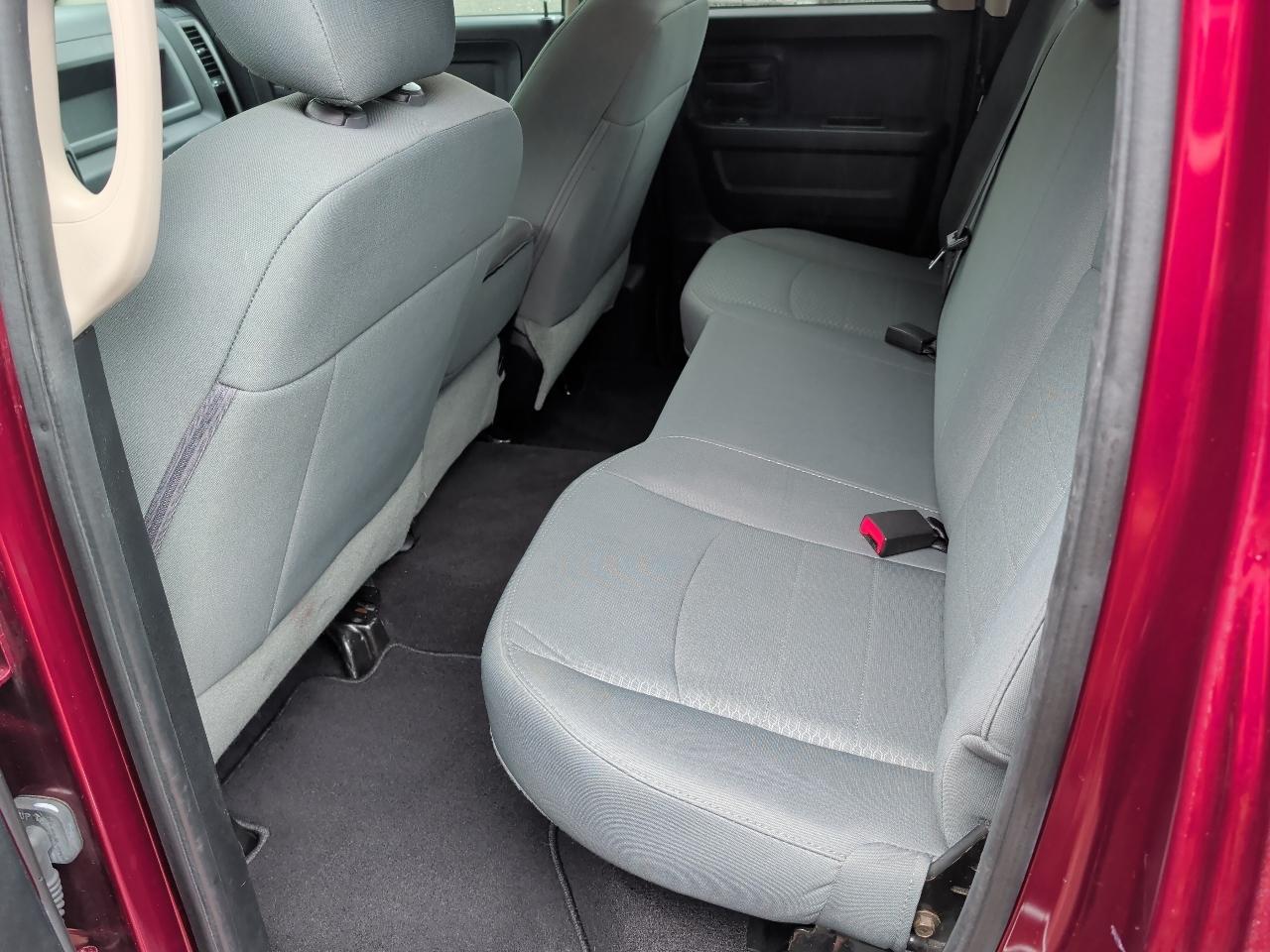 RAM 1500 4WD Crew Cab 140.5" Laramie 2016
