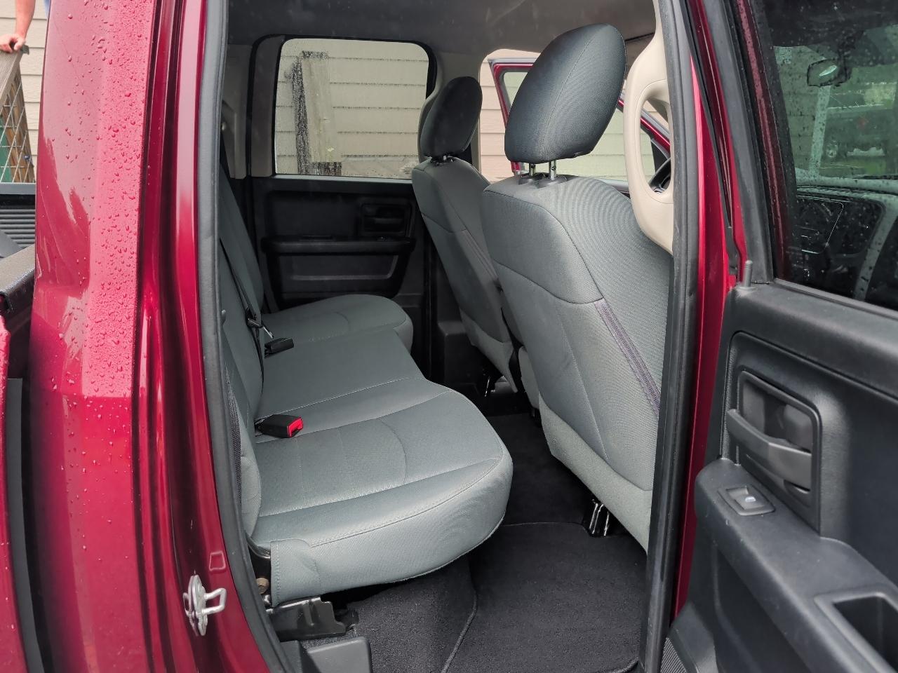 RAM 1500 4WD Crew Cab 140.5" Laramie 2016