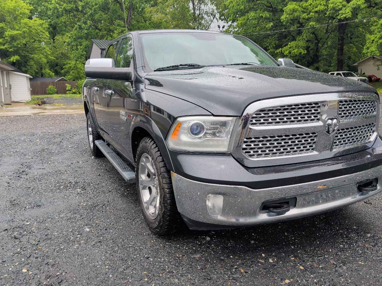 RAM 1500 Laramie Crew Cab SWB 4WD 2015