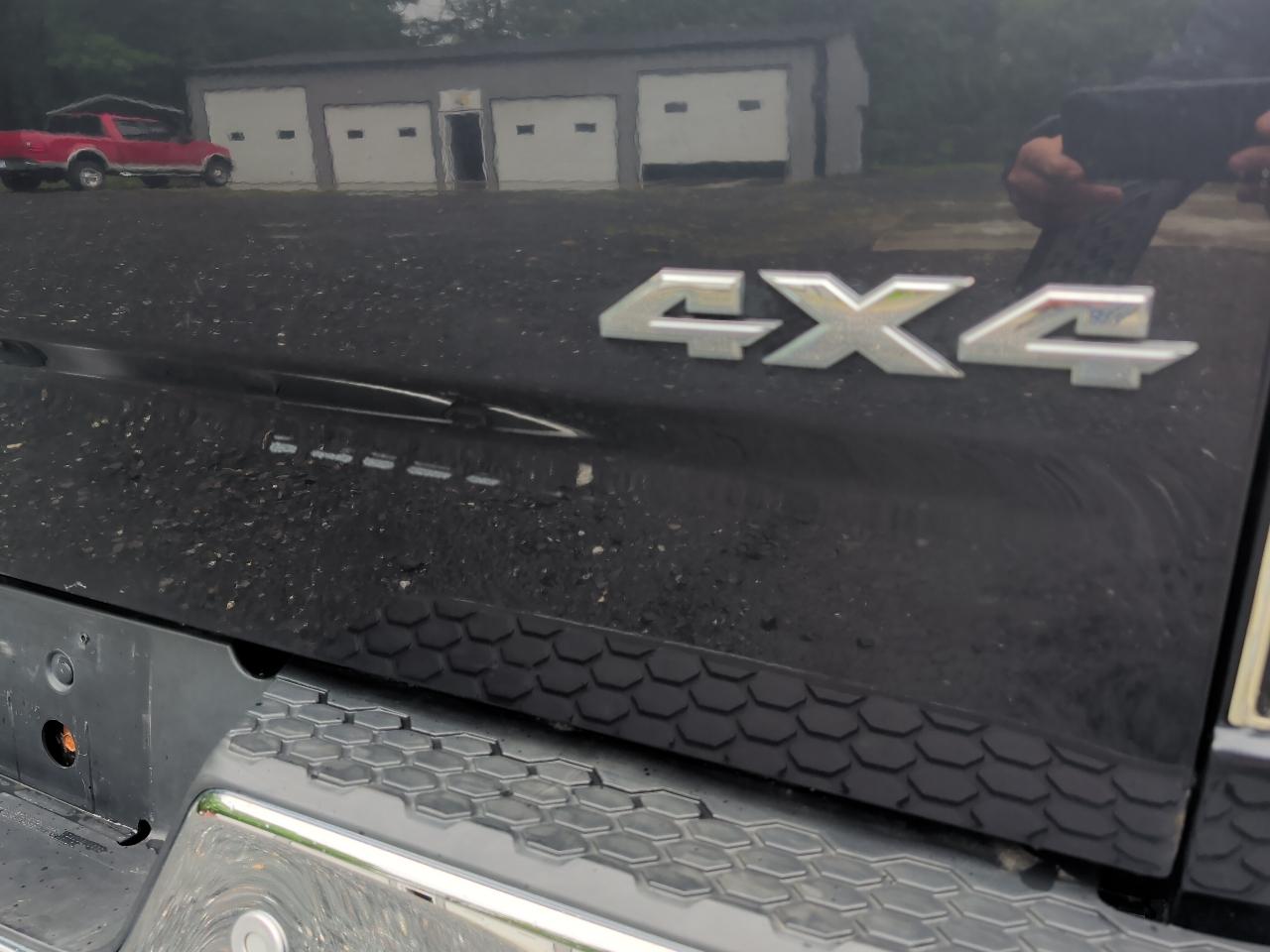 RAM 1500 Laramie Crew Cab SWB 4WD 2015