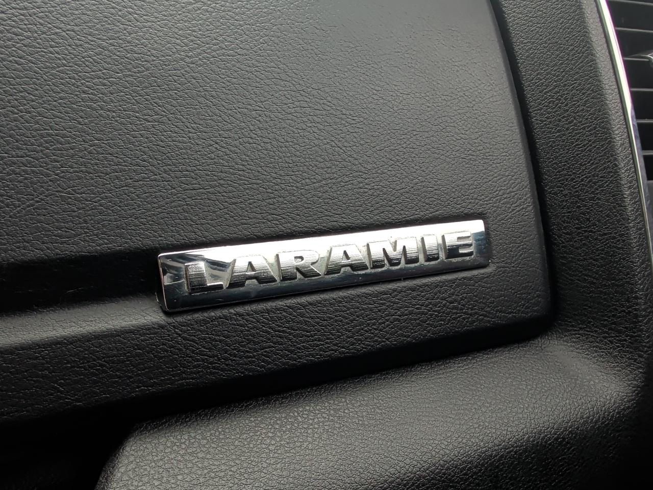 RAM 1500 Laramie Crew Cab SWB 4WD 2015
