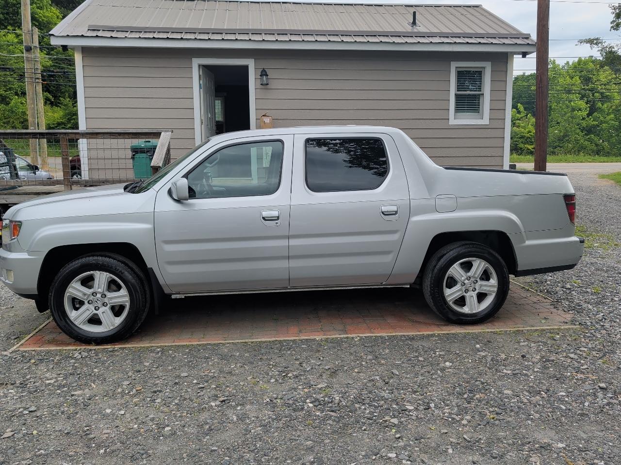 Honda Ridgeline RTL w/ Leather and Navigation 2013