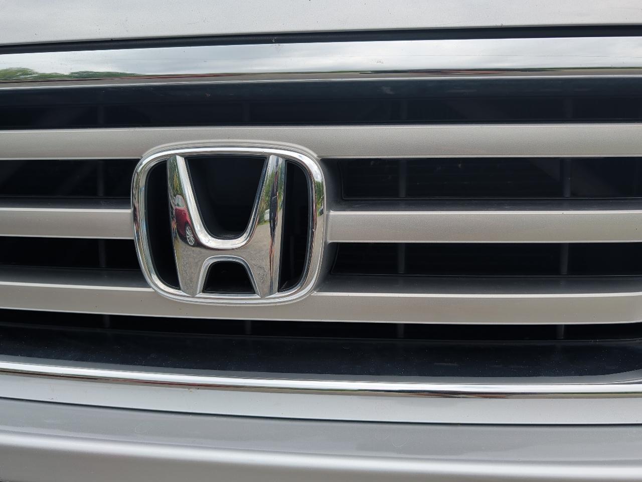 Honda Ridgeline RTL w/ Leather and Navigation 2013
