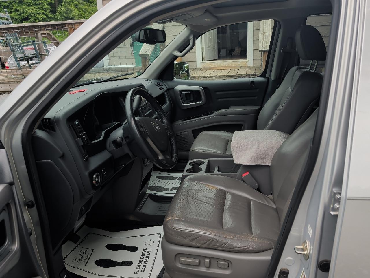 Honda Ridgeline RTL w/ Leather and Navigation 2013
