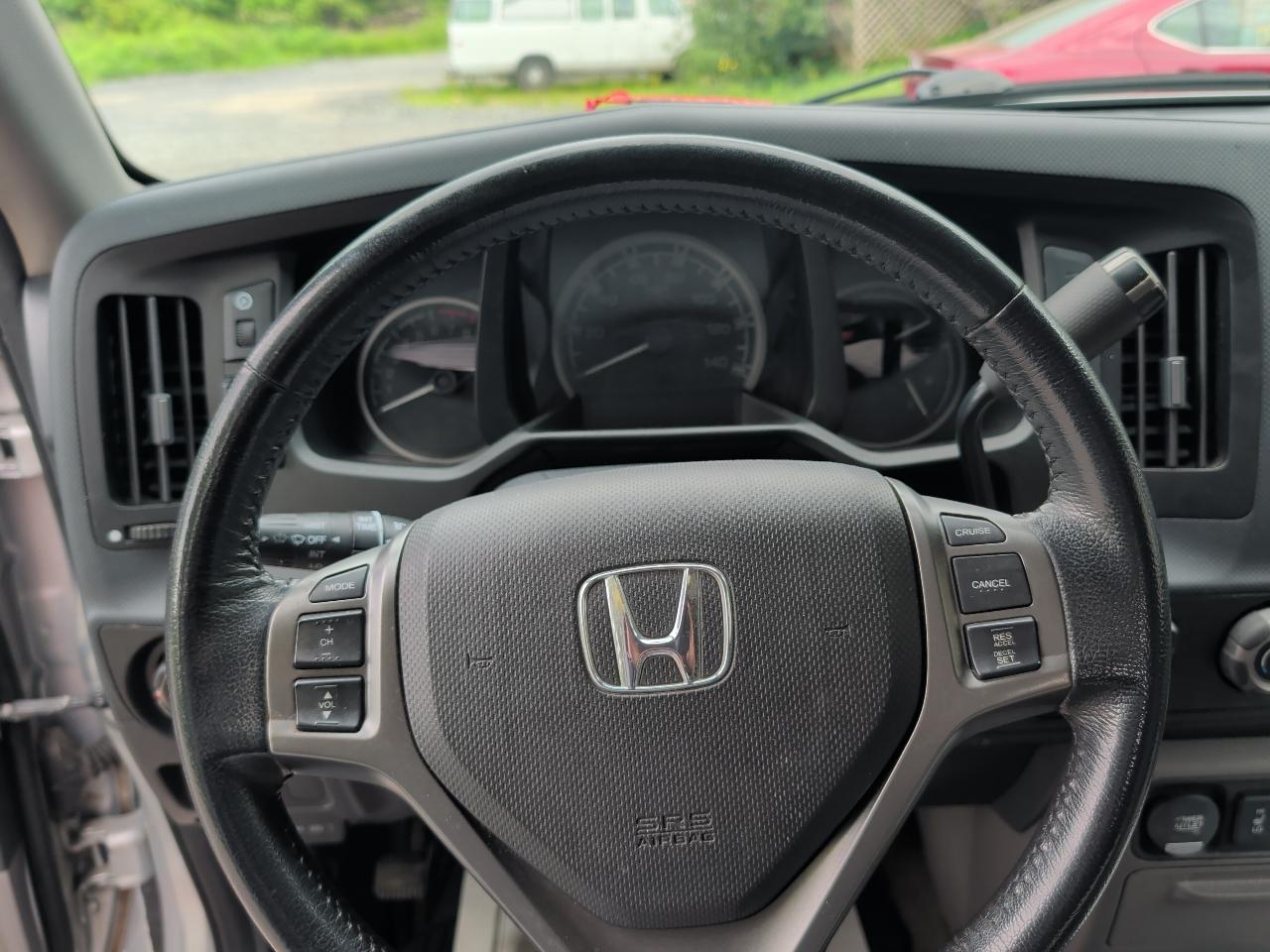 Honda Ridgeline RTL w/ Leather and Navigation 2013
