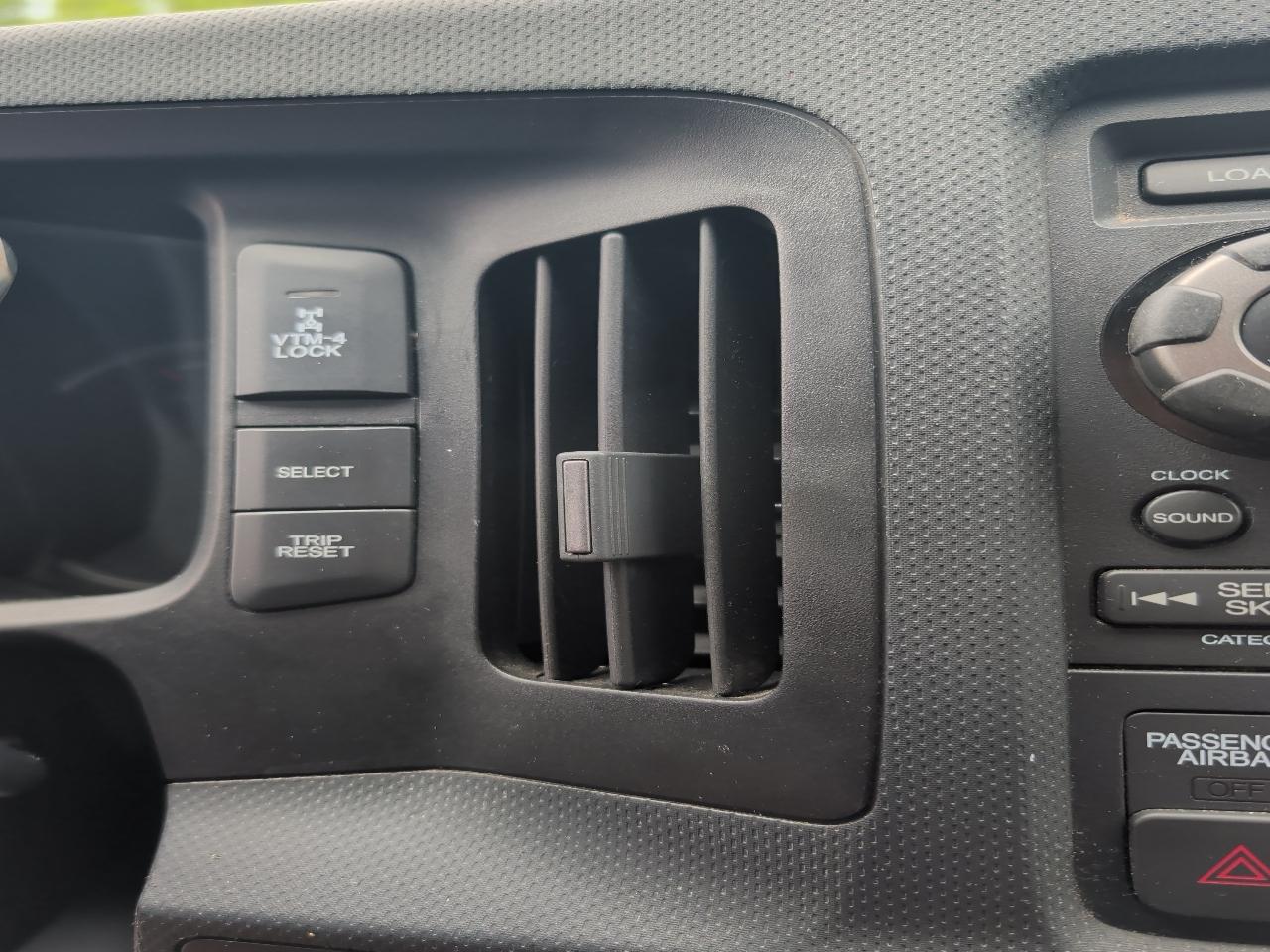 Honda Ridgeline RTL w/ Leather and Navigation 2013