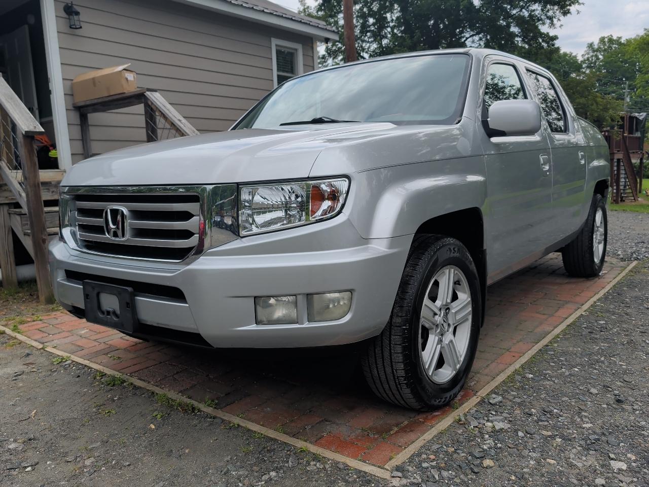 Honda Ridgeline RTL w/ Leather and Navigation 2013