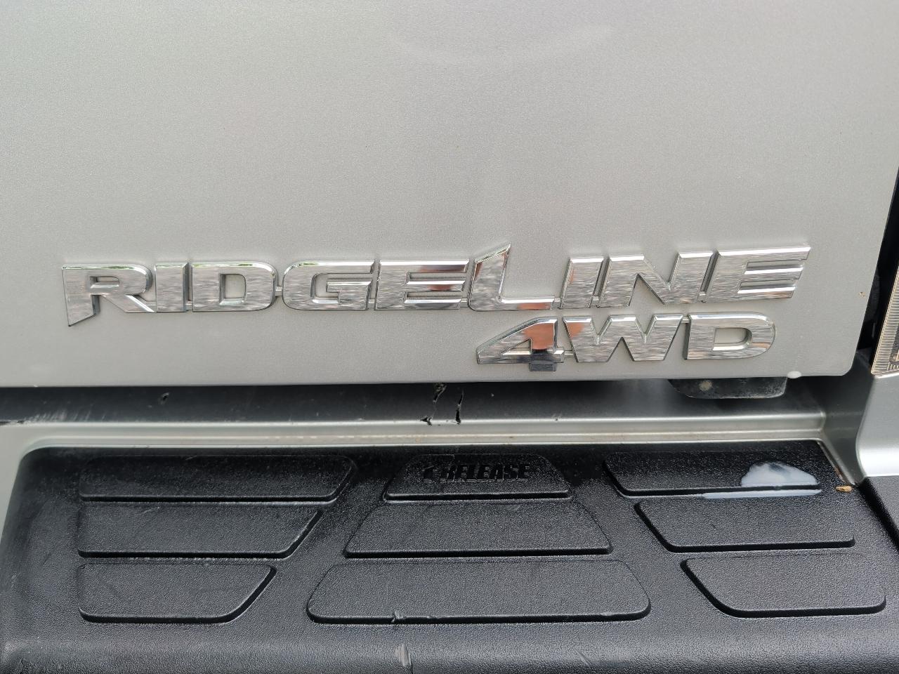 Honda Ridgeline RTL w/ Leather and Navigation 2013