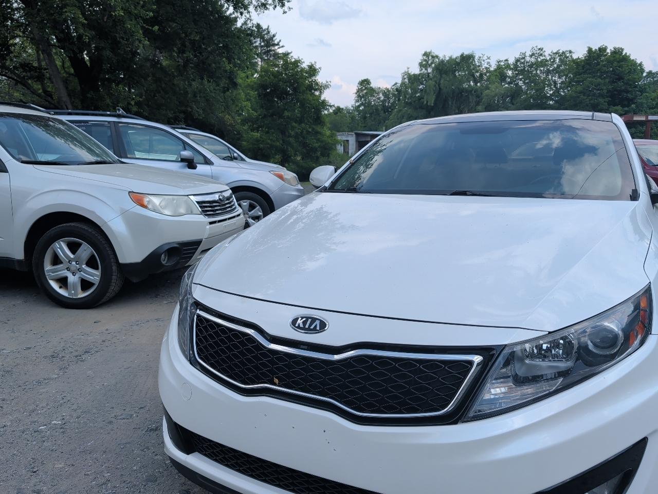 Kia Optima SX Turbo 4D Sedan 2011