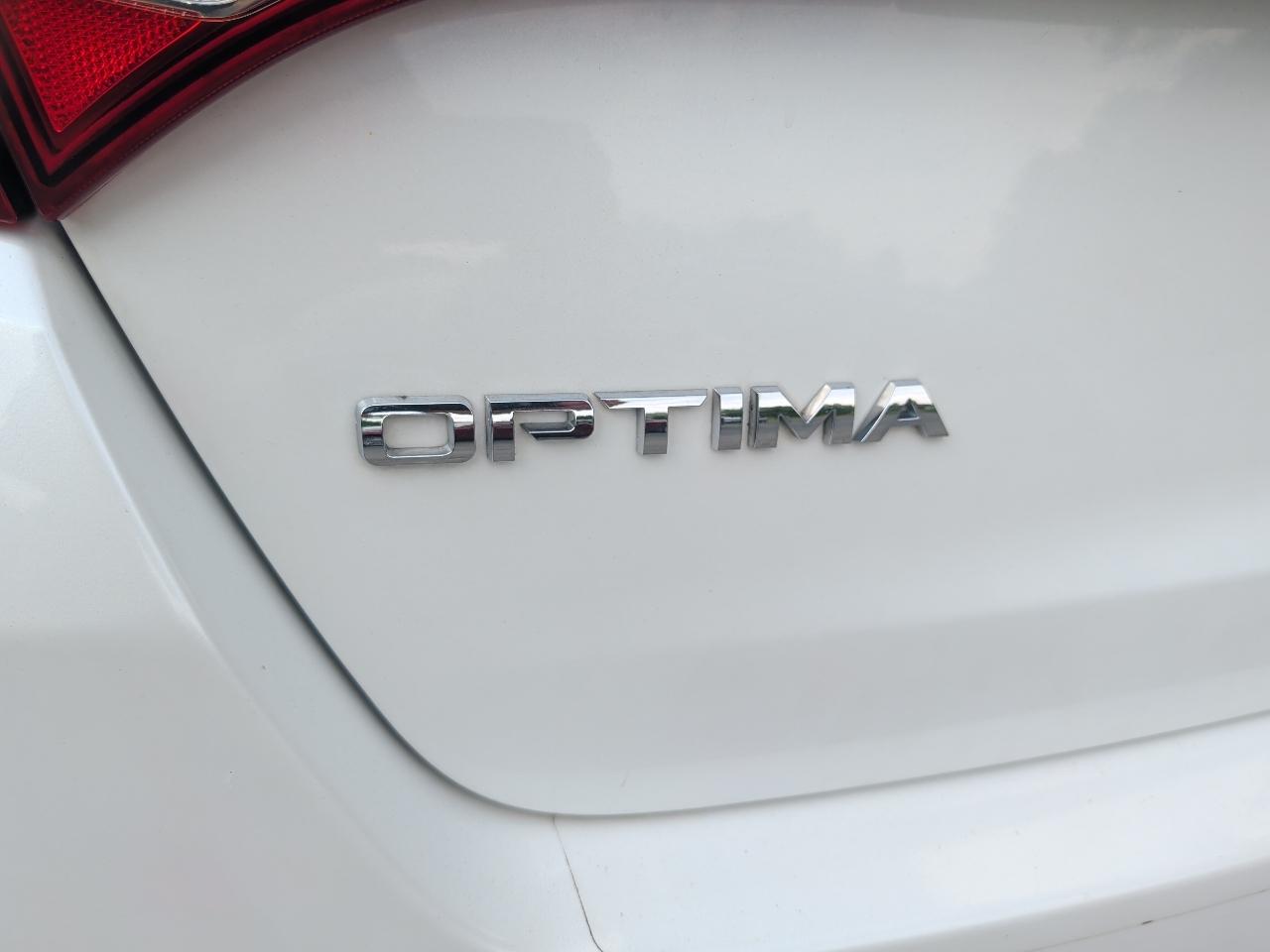 Kia Optima SX Turbo 4D Sedan 2011