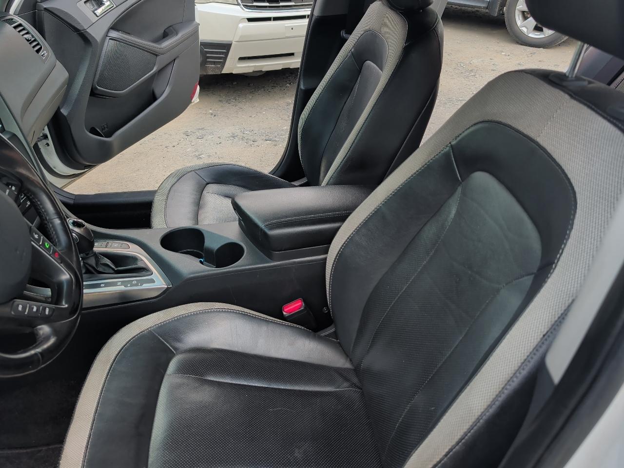 Kia Optima SX Turbo 4D Sedan 2011