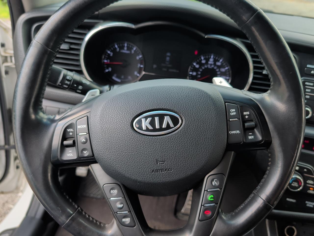 Kia Optima SX Turbo 4D Sedan 2011