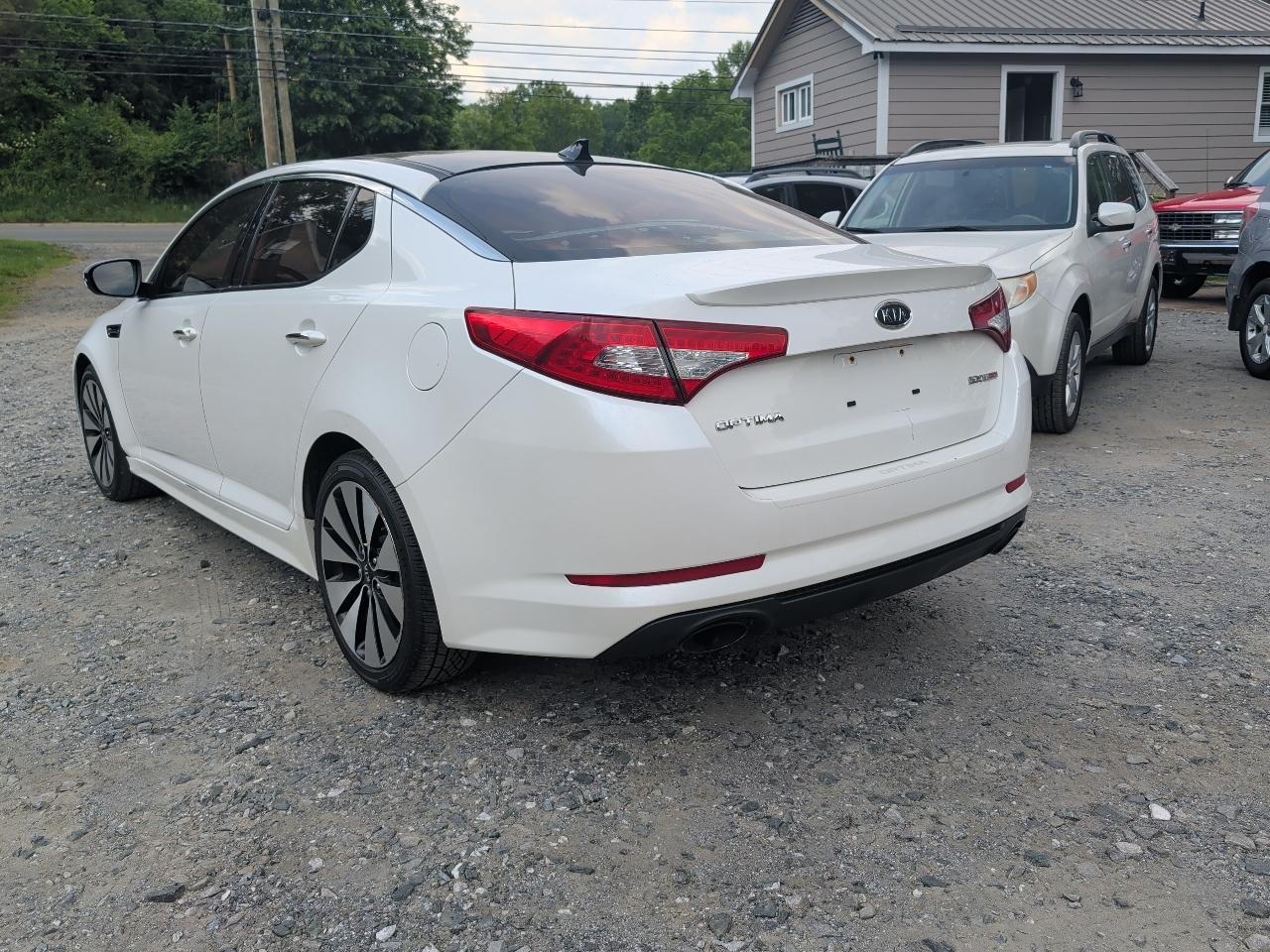 Kia Optima SX Turbo 4D Sedan 2011
