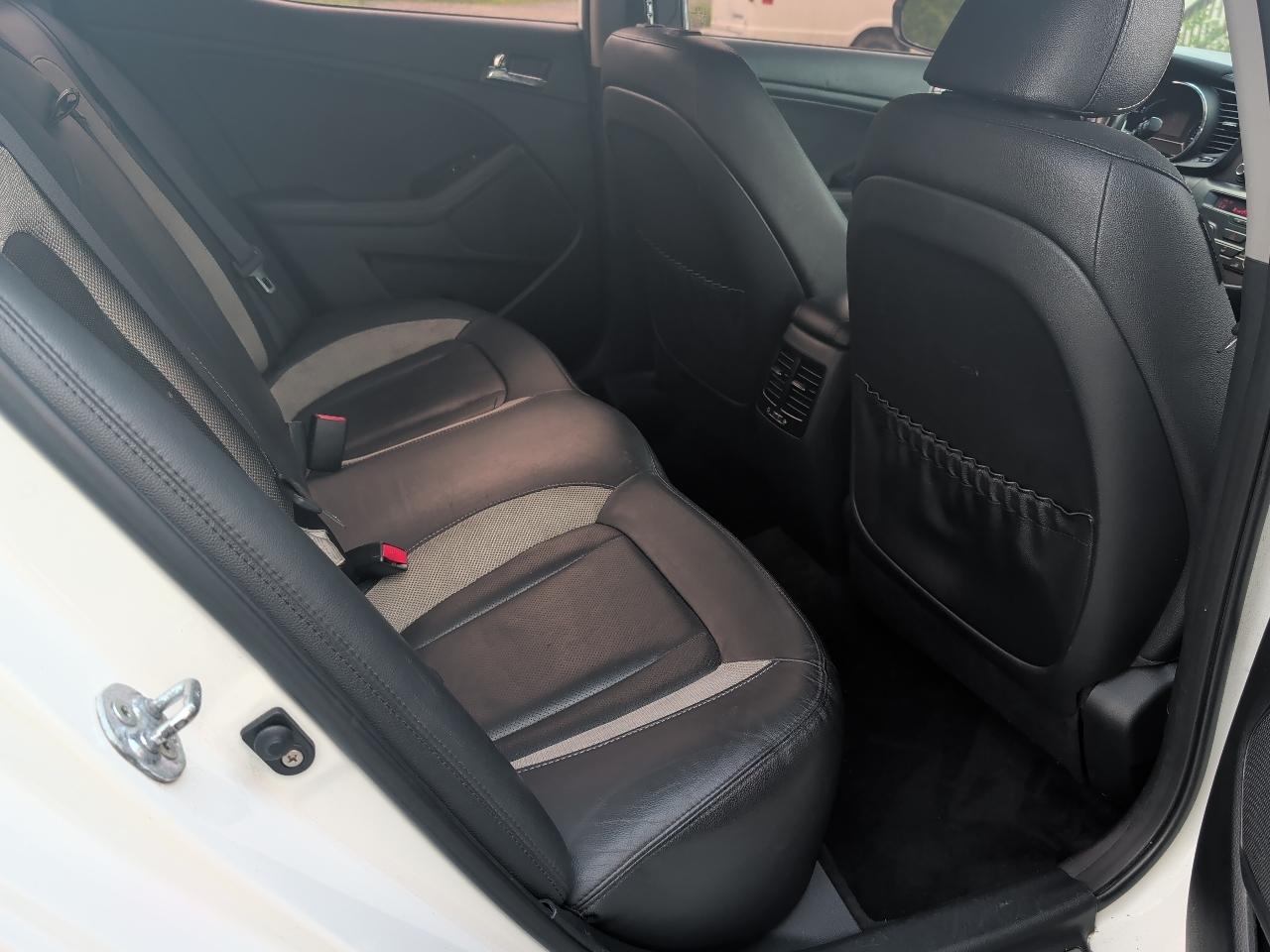 Kia Optima SX Turbo 4D Sedan 2011