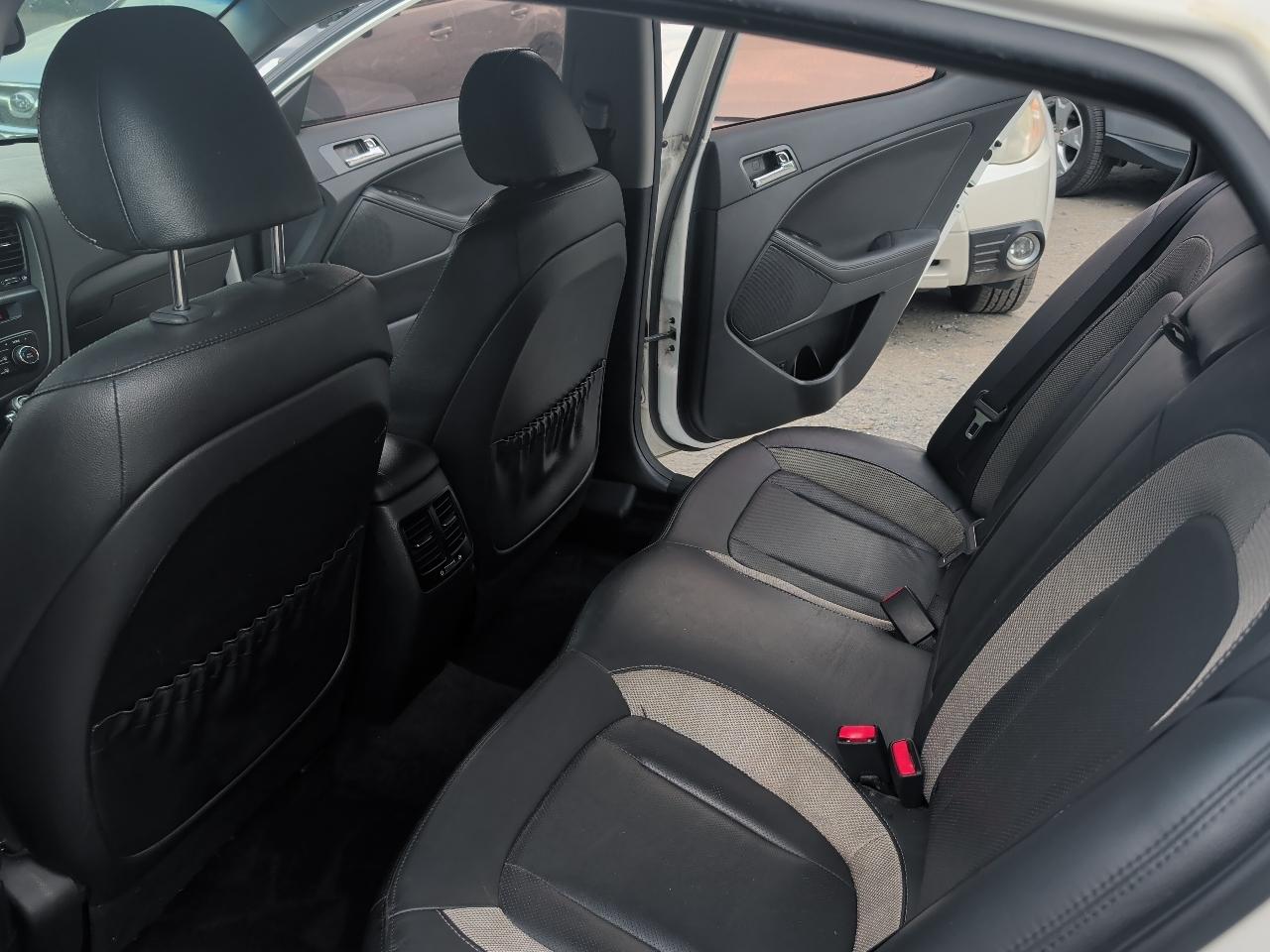 Kia Optima SX Turbo 4D Sedan 2011