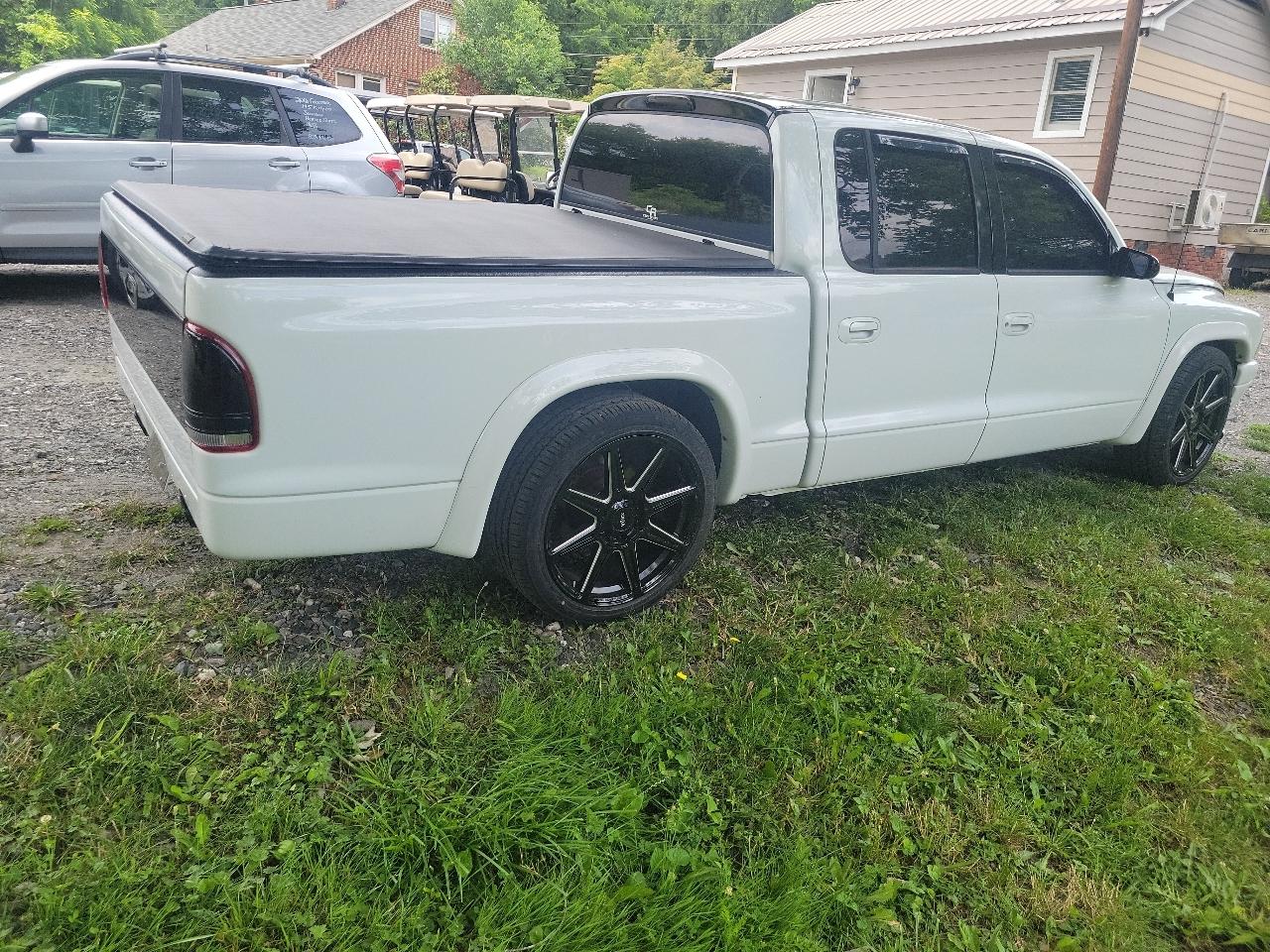 Dodge Dakota Quad Cab 2WD 2001