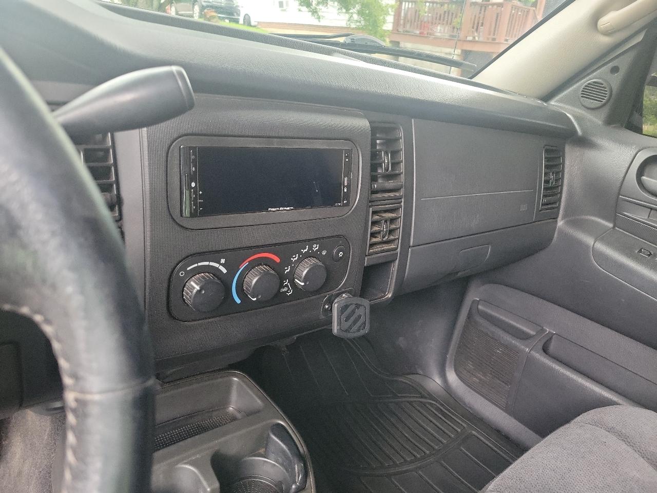 Dodge Dakota Quad Cab 2WD 2001