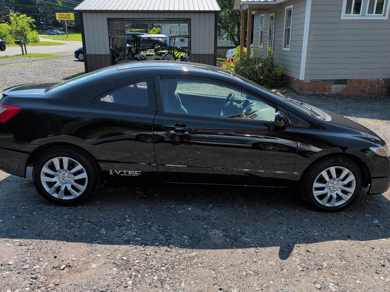 Honda Civic LX Coupe 5-Speed AT 2009