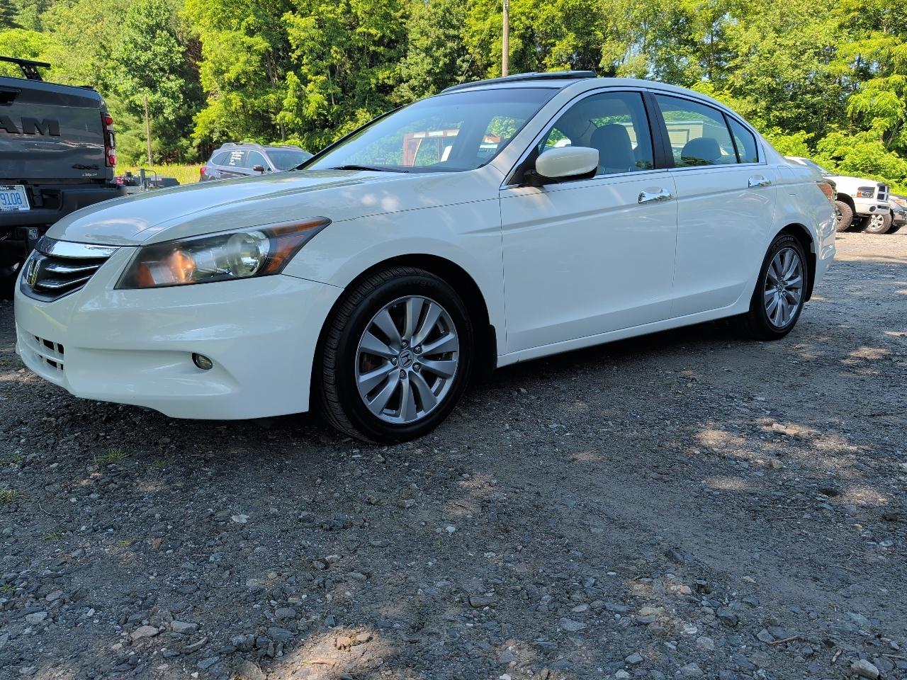 Honda Accord EX-L V-6 Sedan AT 2011