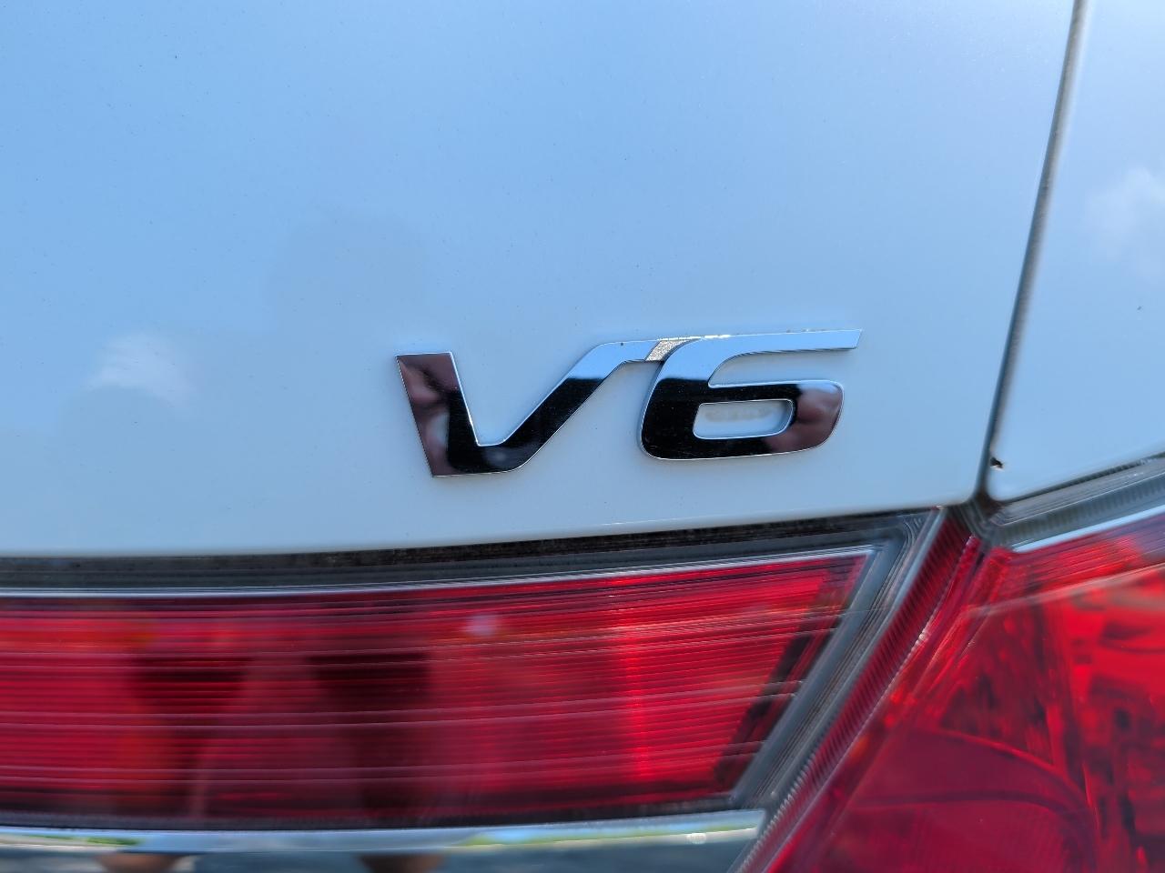 Honda Accord EX-L V-6 Sedan AT 2011