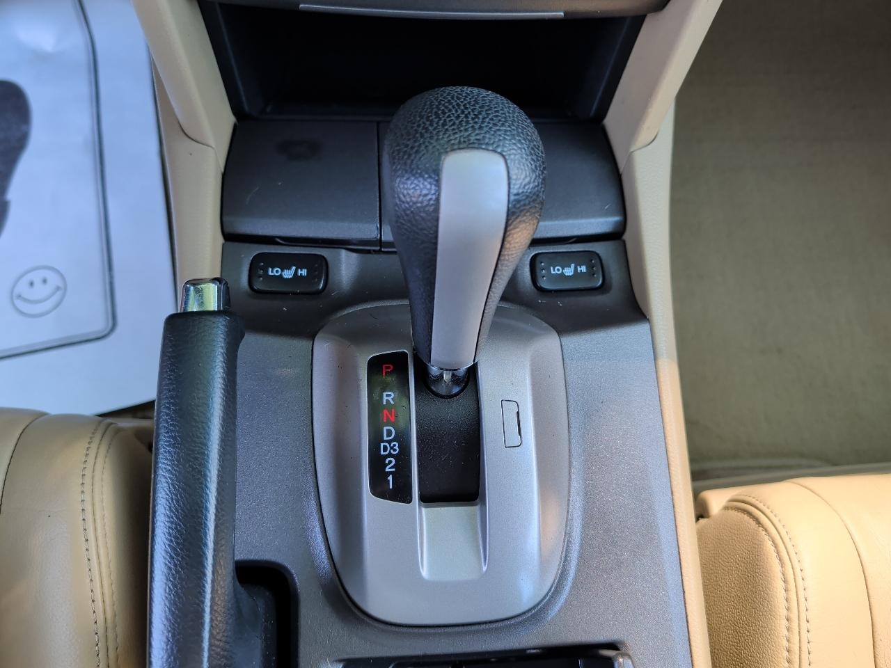 Honda Accord EX-L V-6 Sedan AT 2011