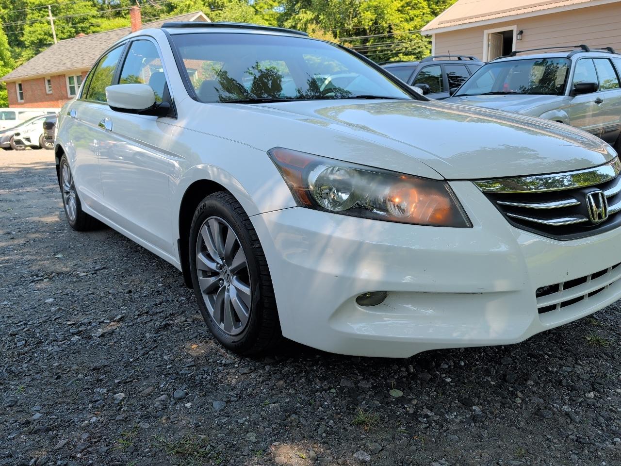 Honda Accord EX-L V-6 Sedan AT 2011