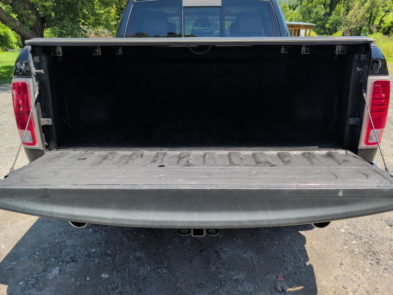 RAM 1500 Longhorn 4x4 Crew Cab 5'7" Box 2015