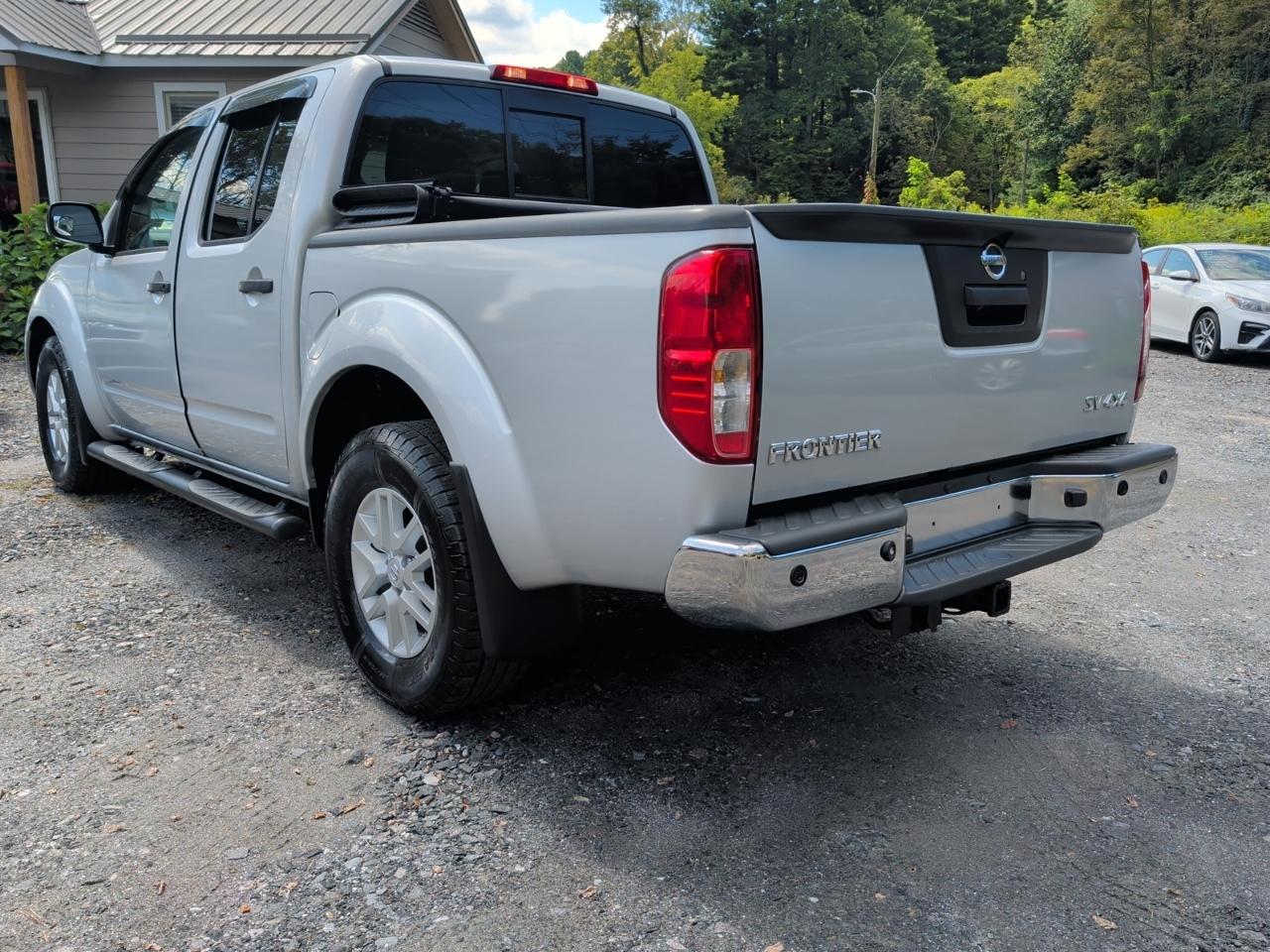 Nissan Frontier PRO-4X Crew Cab 5AT 4WD 2016