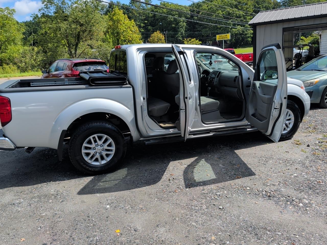 Nissan Frontier PRO-4X Crew Cab 5AT 4WD 2016