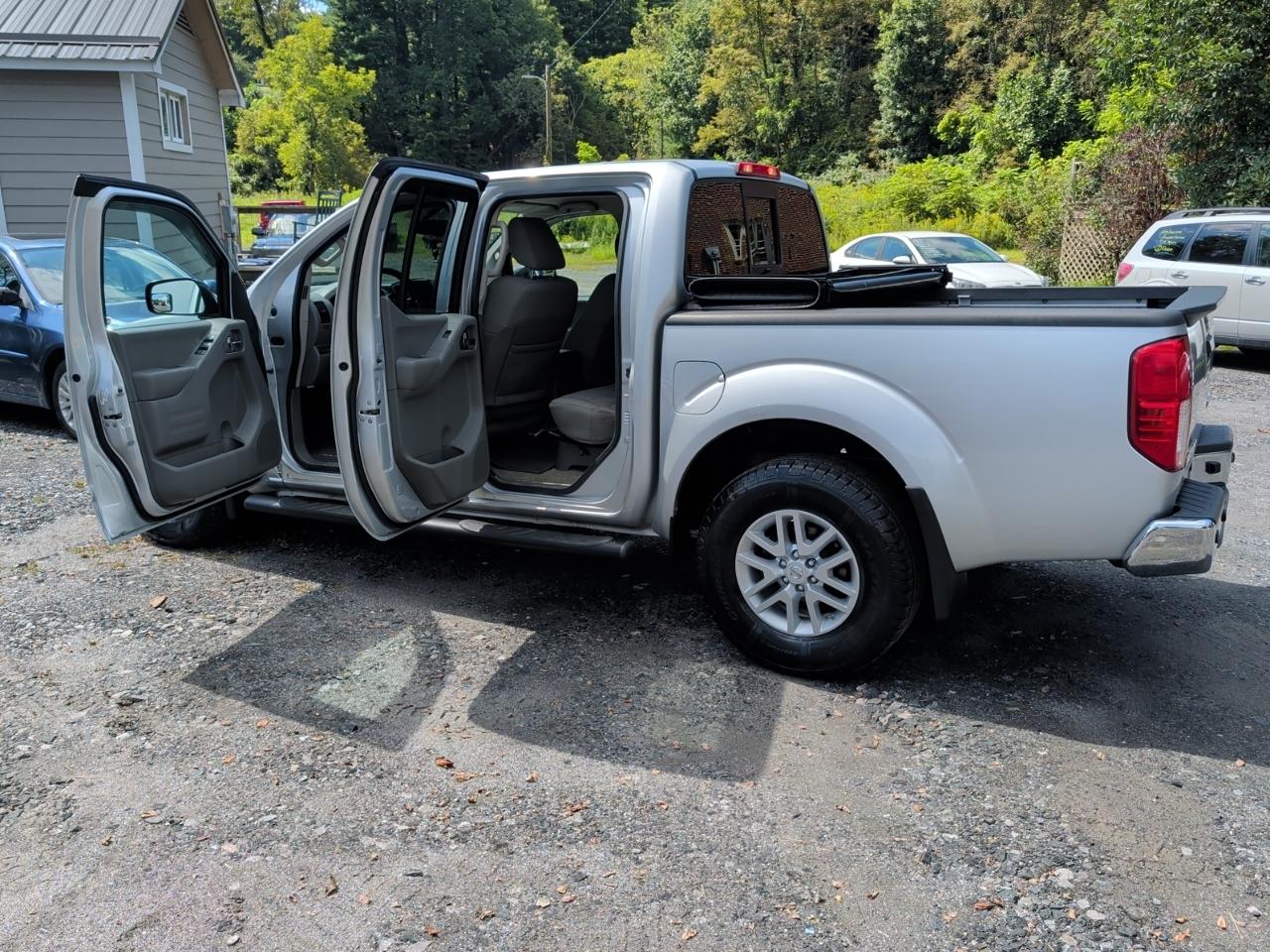 Nissan Frontier PRO-4X Crew Cab 5AT 4WD 2016