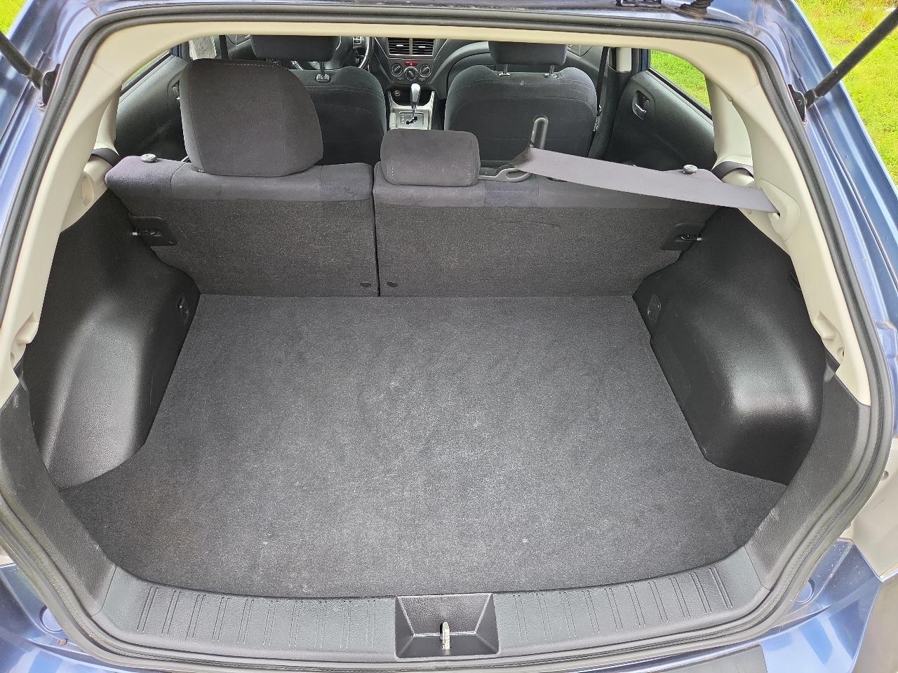 Subaru Impreza 2.5i Premium 5-Door 2011