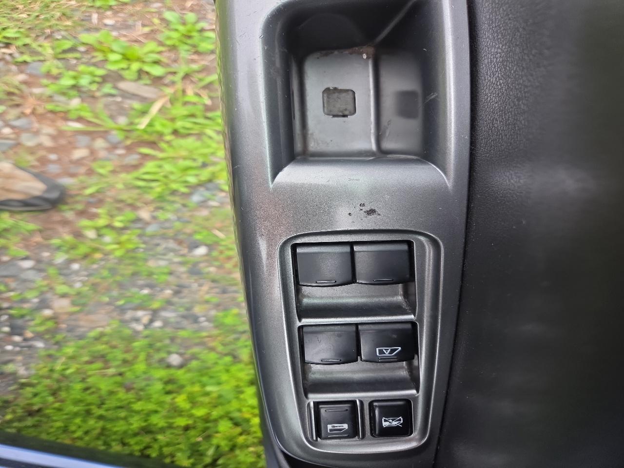 Subaru Impreza 2.5i Premium 5-Door 2011