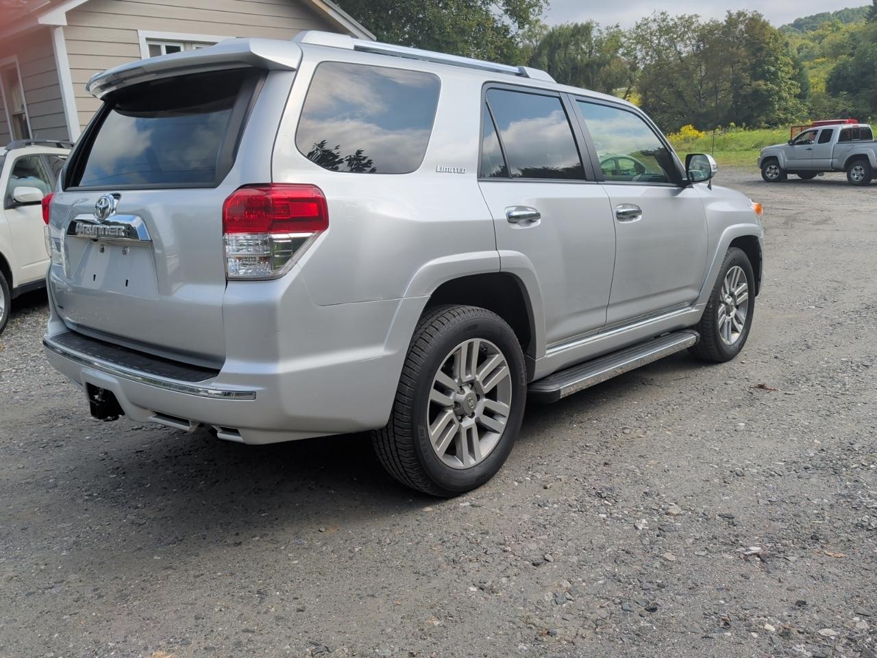 Toyota 4Runner SR5 4WD 2012