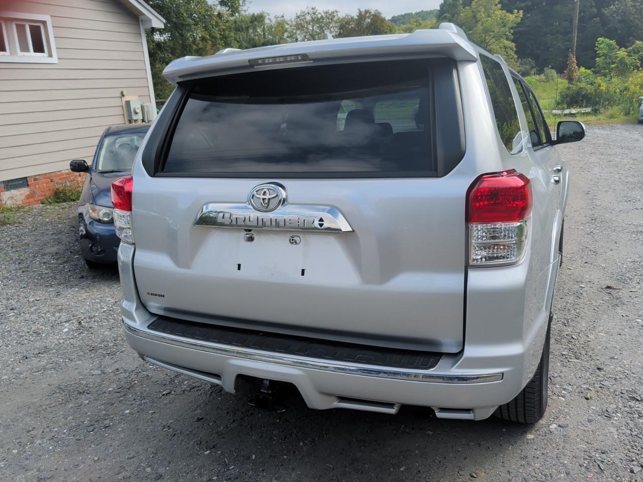 Toyota 4Runner SR5 4WD 2012