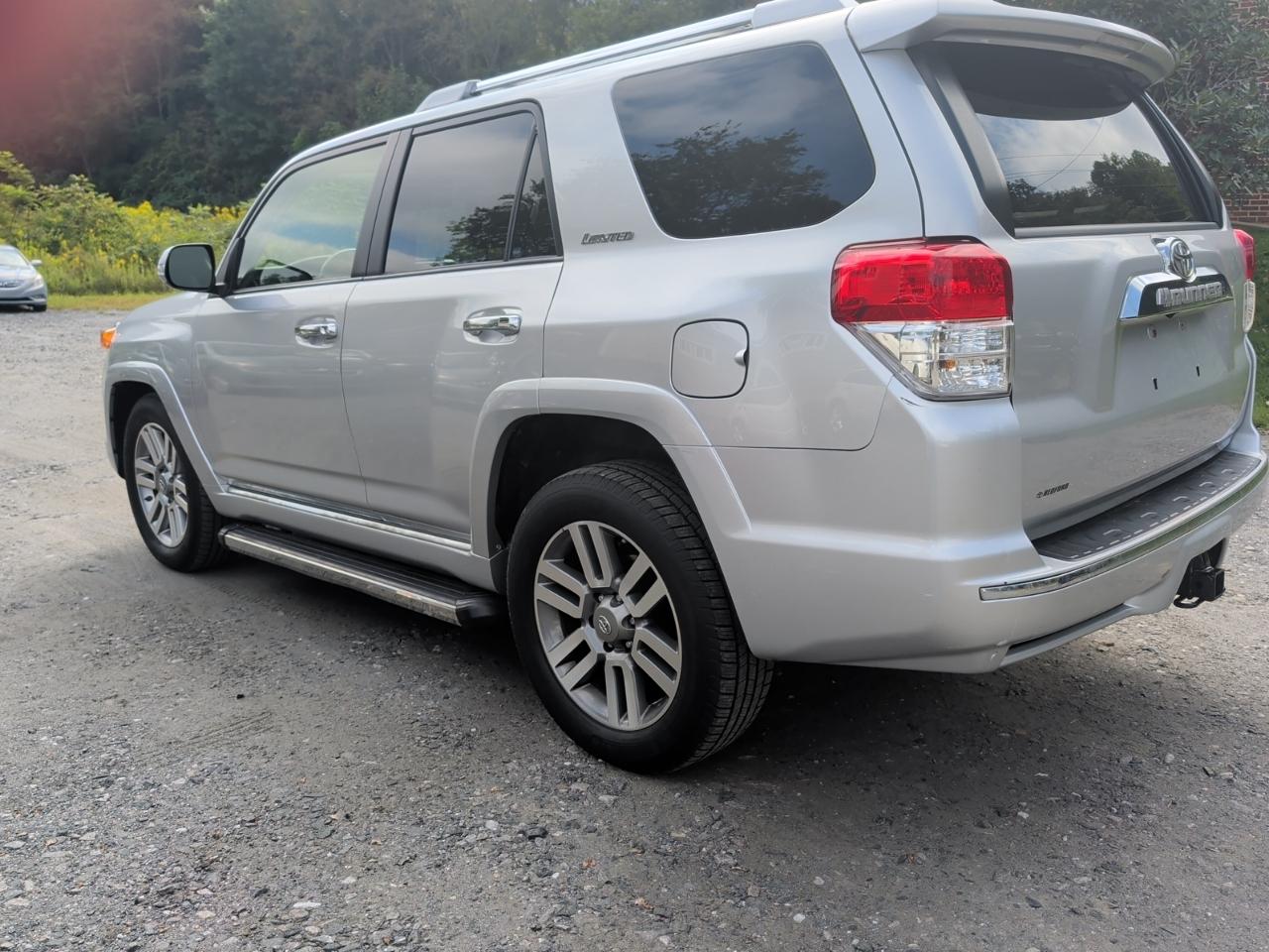Toyota 4Runner SR5 4WD 2012