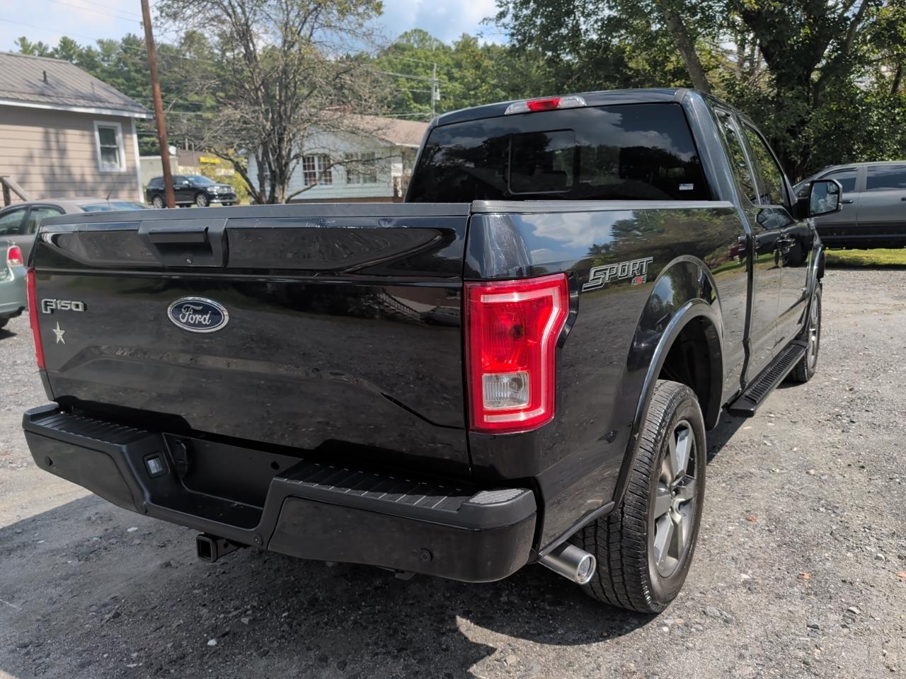 Ford F-150 4WD SuperCab 133" Lariat 2015