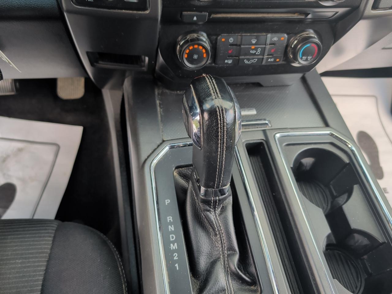 Ford F-150 4WD SuperCab 133" Lariat 2015