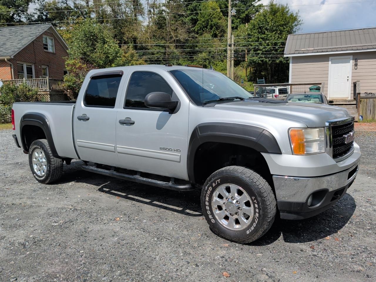 GMC Sierra 2500HD 4WD Crew Cab 159" AT4 2011