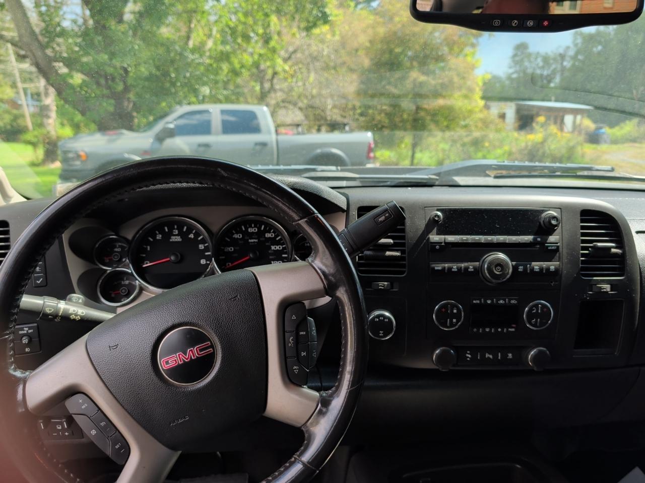 GMC Sierra 2500HD 4WD Crew Cab 159" AT4 2011
