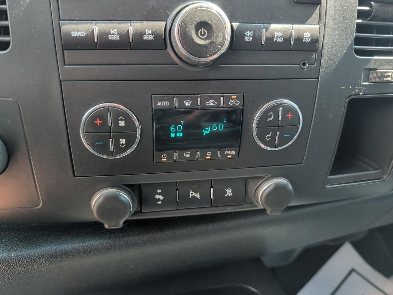 GMC Sierra 2500HD 4WD Crew Cab 159" AT4 2011