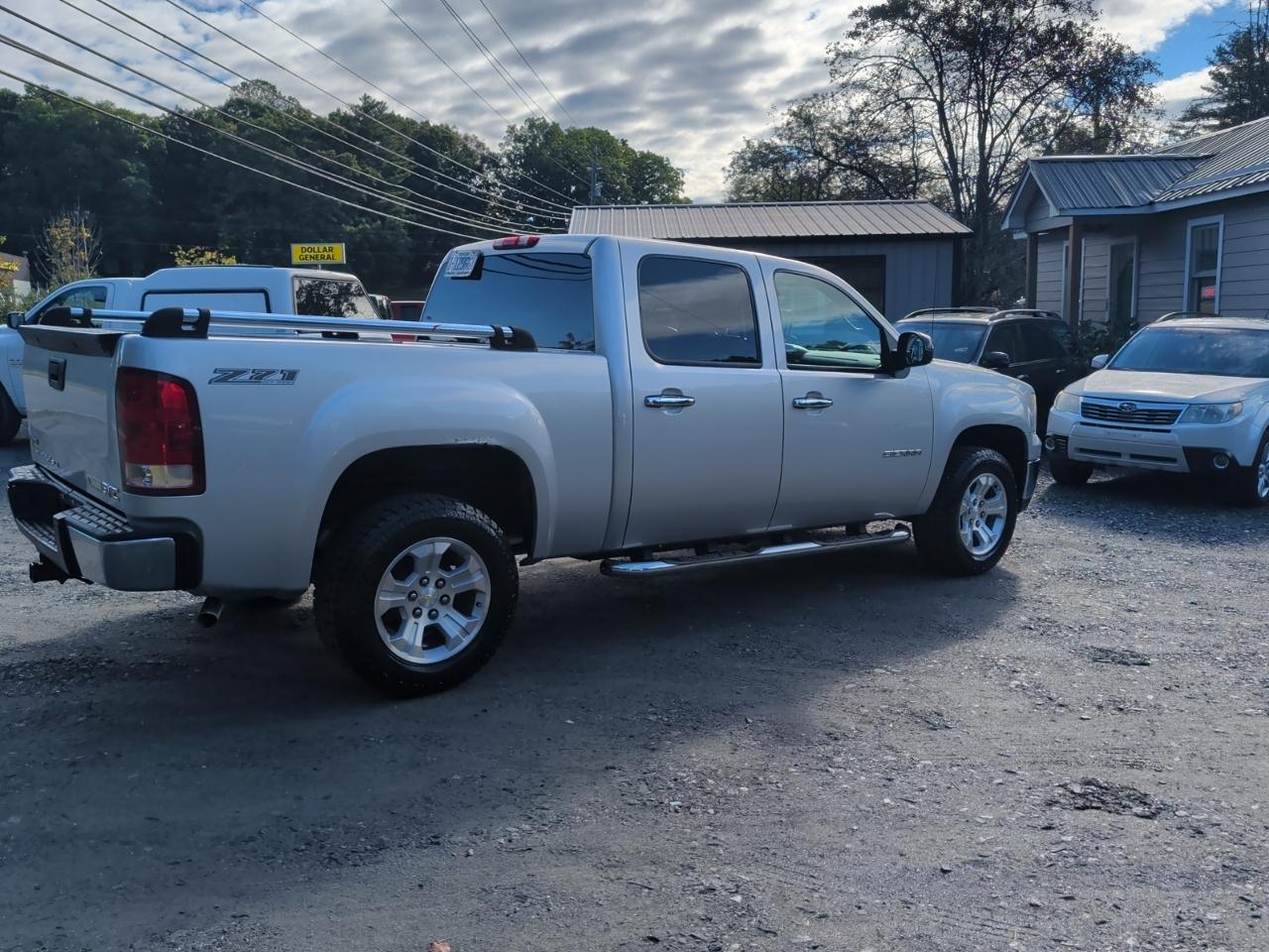 GMC Sierra 1500 4WD Crew Cab 143.5" Denali 2010