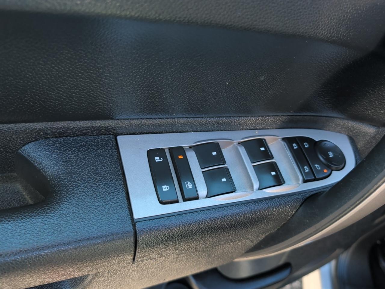 GMC Sierra 1500 4WD Crew Cab 143.5" Denali 2010