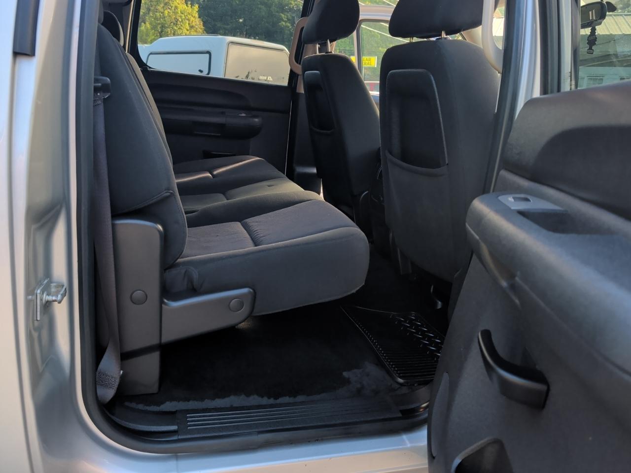 GMC Sierra 1500 4WD Crew Cab 143.5" Denali 2010