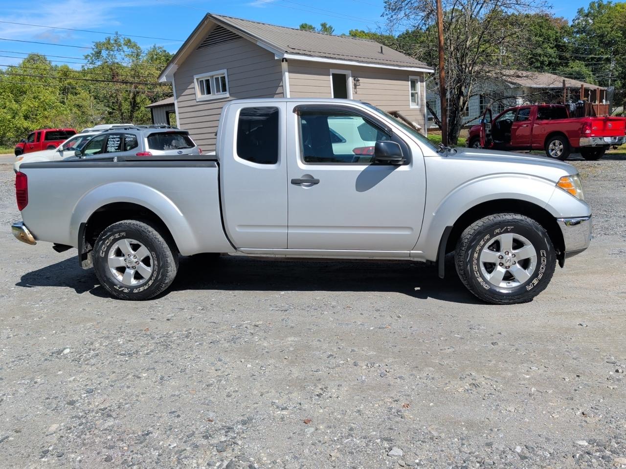 Nissan Frontier King Cab 4x4 SV V6 Auto 2011